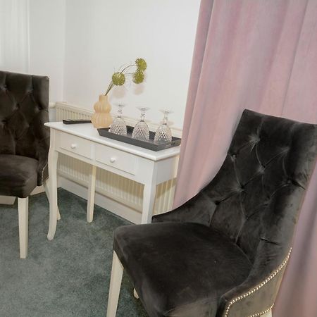 Hotel Andre'S Крайова Экстерьер фото