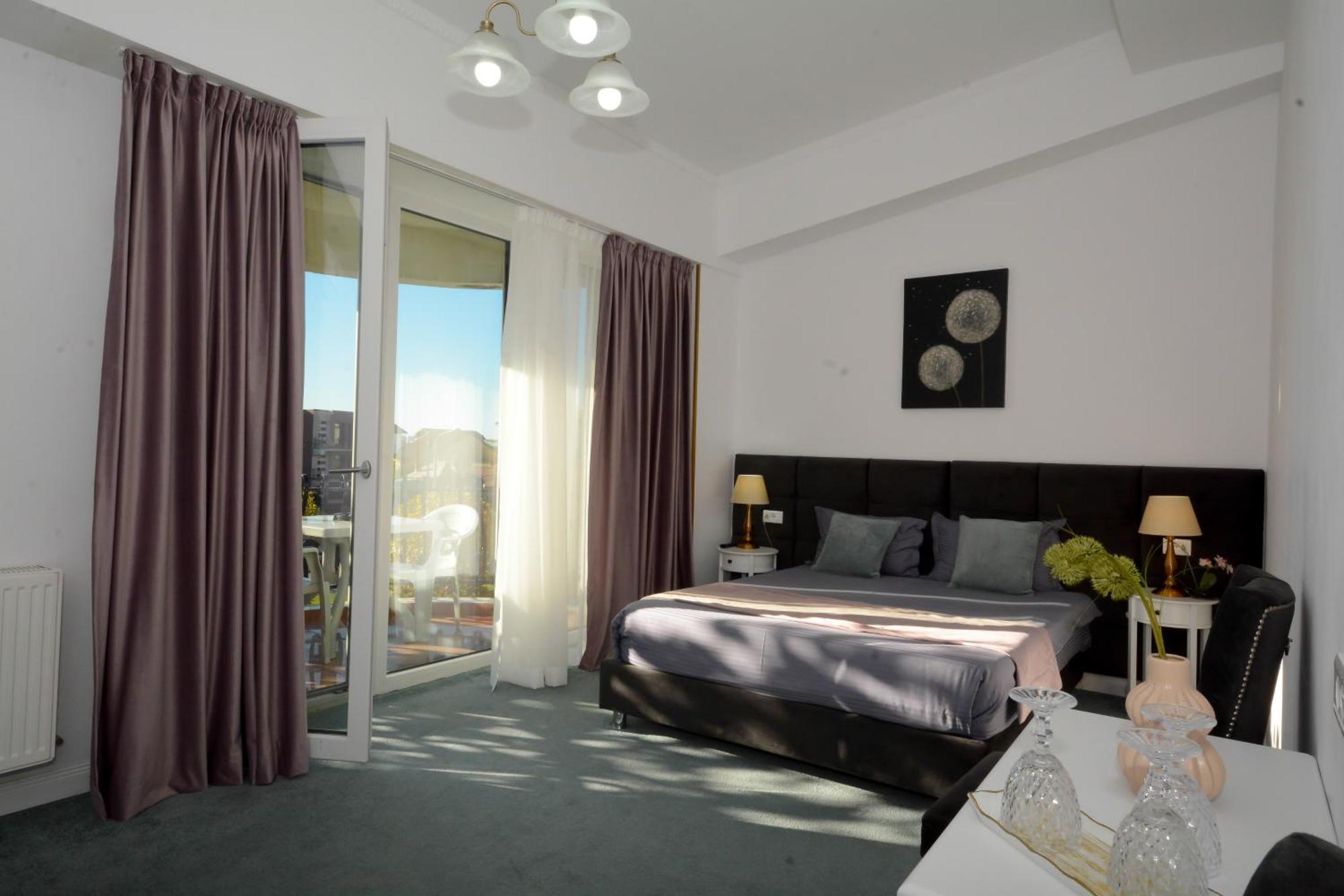Hotel Andre'S Крайова Экстерьер фото