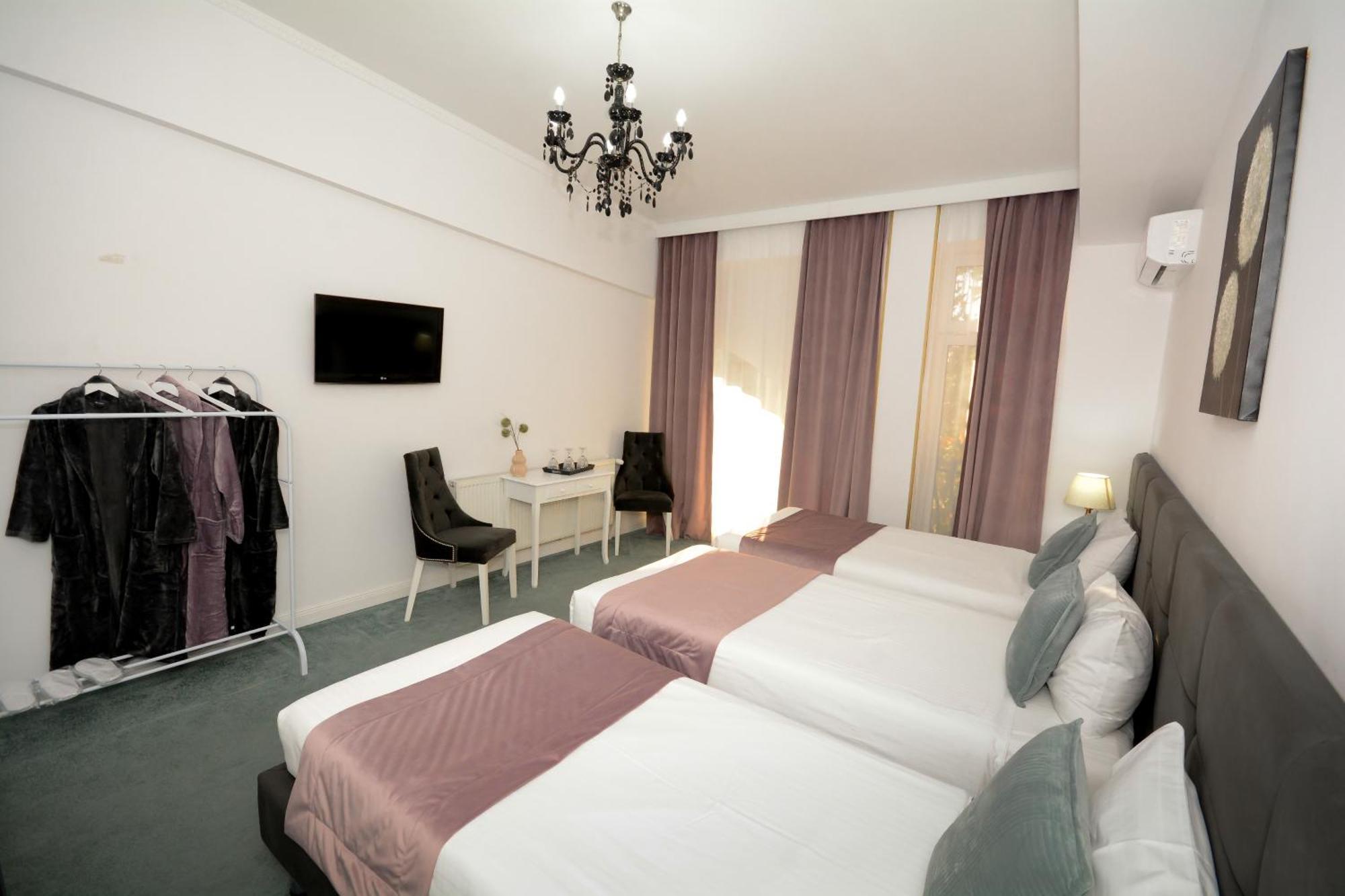 Hotel Andre'S Крайова Экстерьер фото