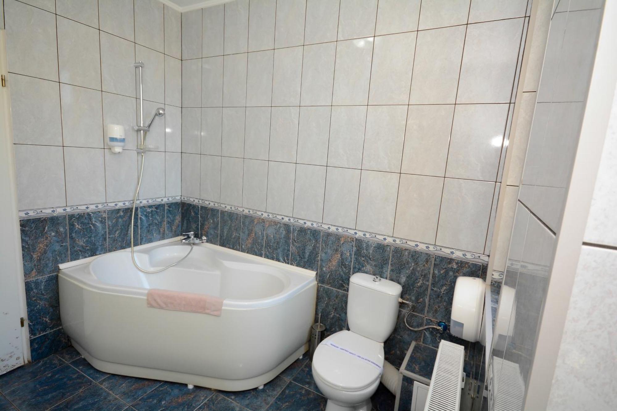 Hotel Andre'S Крайова Экстерьер фото