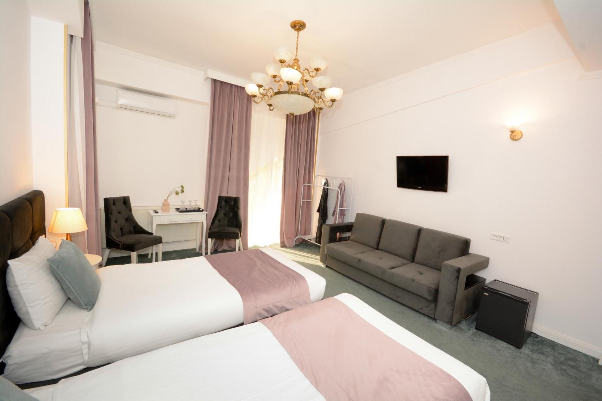 Hotel Andre'S Крайова Экстерьер фото
