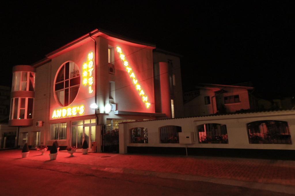 Hotel Andre'S Крайова Экстерьер фото