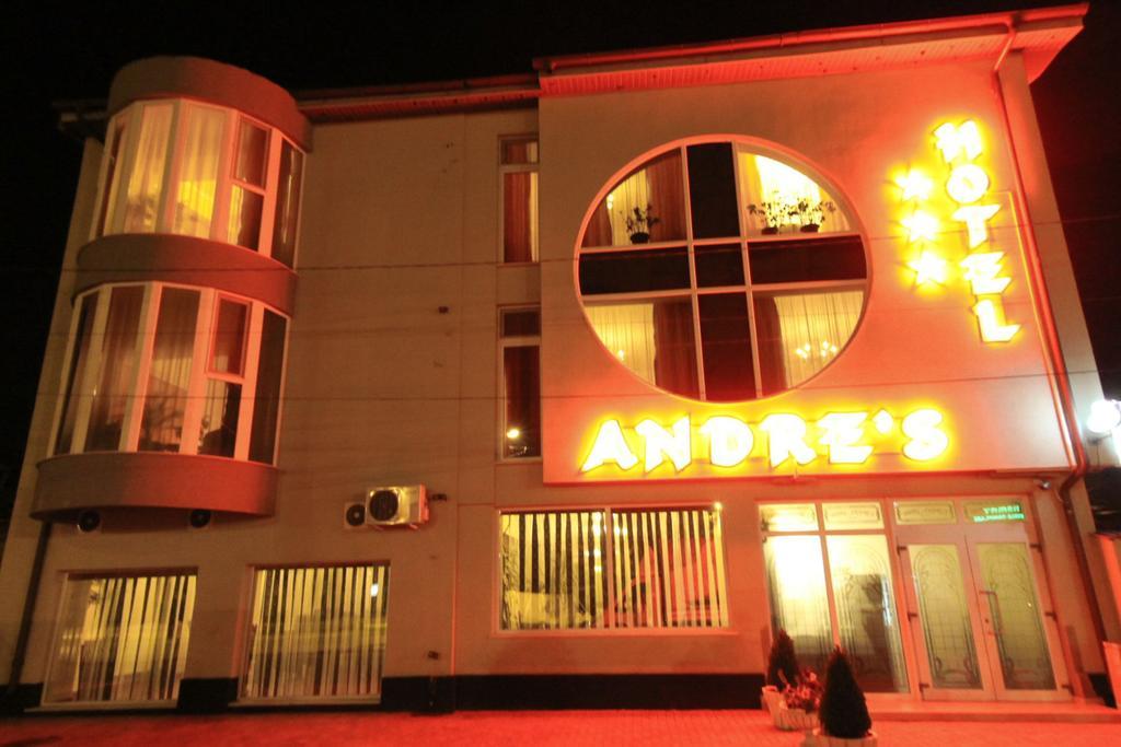 Hotel Andre'S Крайова Экстерьер фото